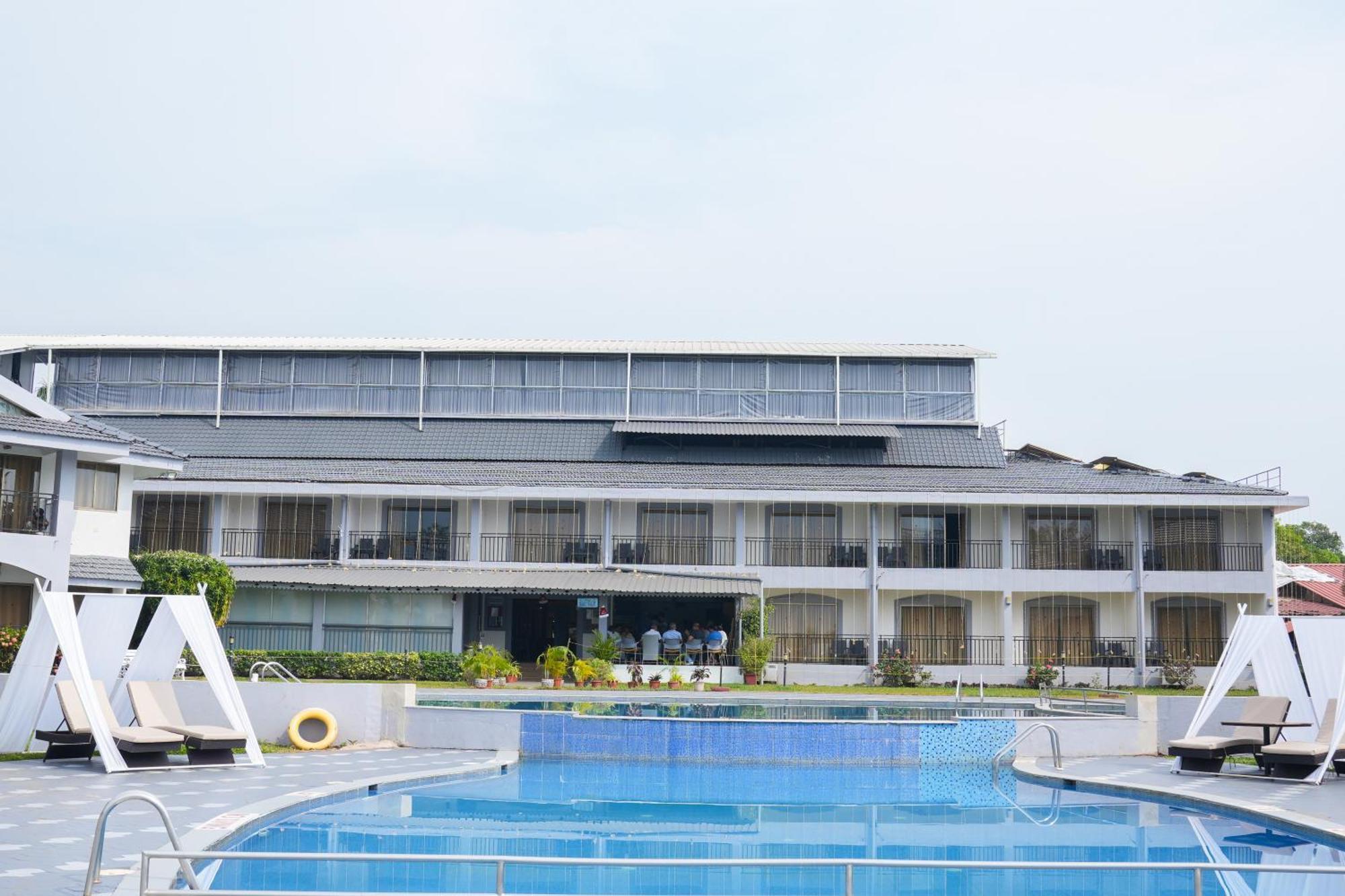 Regenta Baywatch Resort, Goa Benaulim Dış mekan fotoğraf